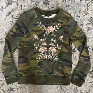 Romeo & Juliet Couture Green Camouflage Embroidered Floral Sweatshirt